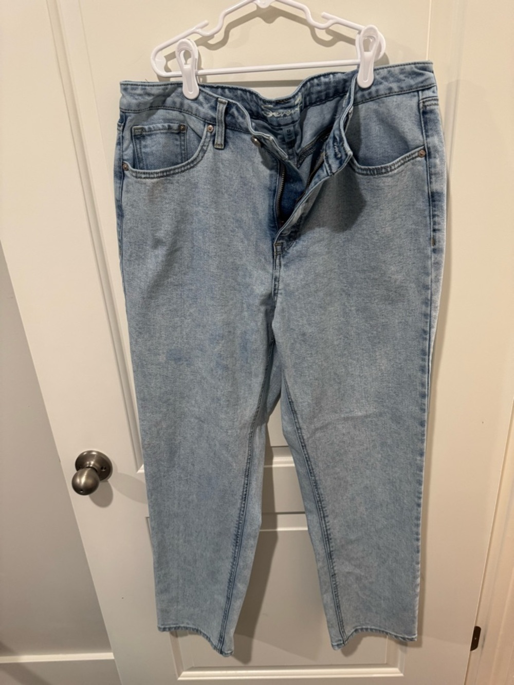 Seven7 Light Wash Straight Leg Women's Jeans